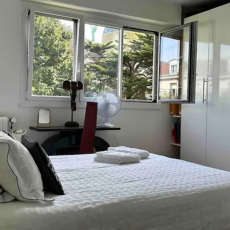 Private Bedrooms Near Eiffel Tower Parigi